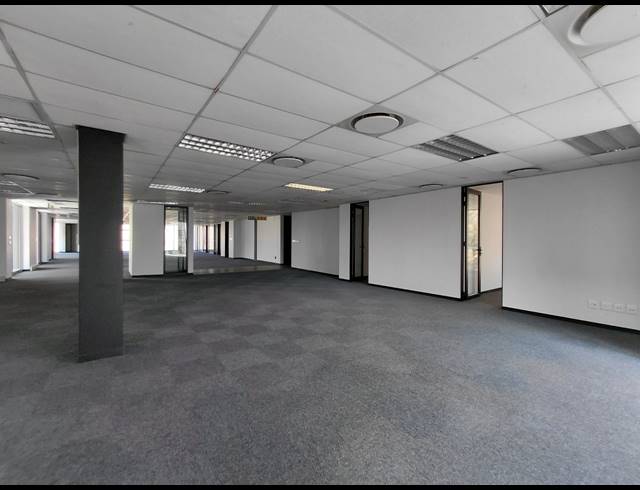 669M² OFFICE TO LET IN BRYANSTON